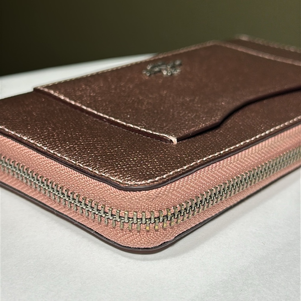 *RARE COLOR* COACH Accordion Crossgrain Leather Zip Wallet - Picture 7 of 14
